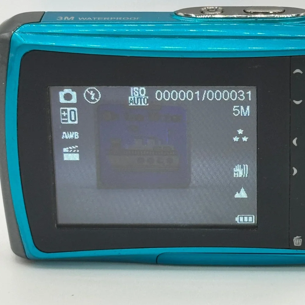 VistaQuest VQ1624 Sport UW Waterproof Digital Camera 16MP Teal Blue